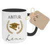 Abitur Kaffeetasse, personalisiertes Abi Geschenk mit Namen, Keramiktasse mit Anhänger als Geschenkidee für Abiturienten, zur bestandenen Prüfung