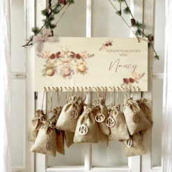 Adventskalender Boho Personalisiert aus Holz für Frauen Floral mit Namen