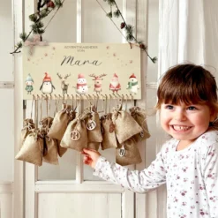 Adventskalender für Kinder Personalisiert mit Namen zum Befüllen mit Weihnachsfiguren aus Holz