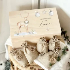 Adventskalender mit Rentier, Adventskiste zum Befüllen, Weihnachtlicher personalisierter Adventskalender