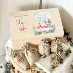 Adventskalender Personalisiert aus Holz zum Befüllen, Adventskiste mit Weihnachtsmann und Namen