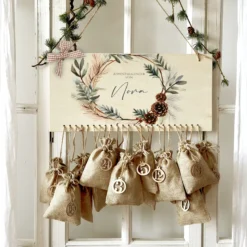 Adventskalender "Tannenkranz" Personalisiert für Frauen und Männer zum Befüllen aus Holz