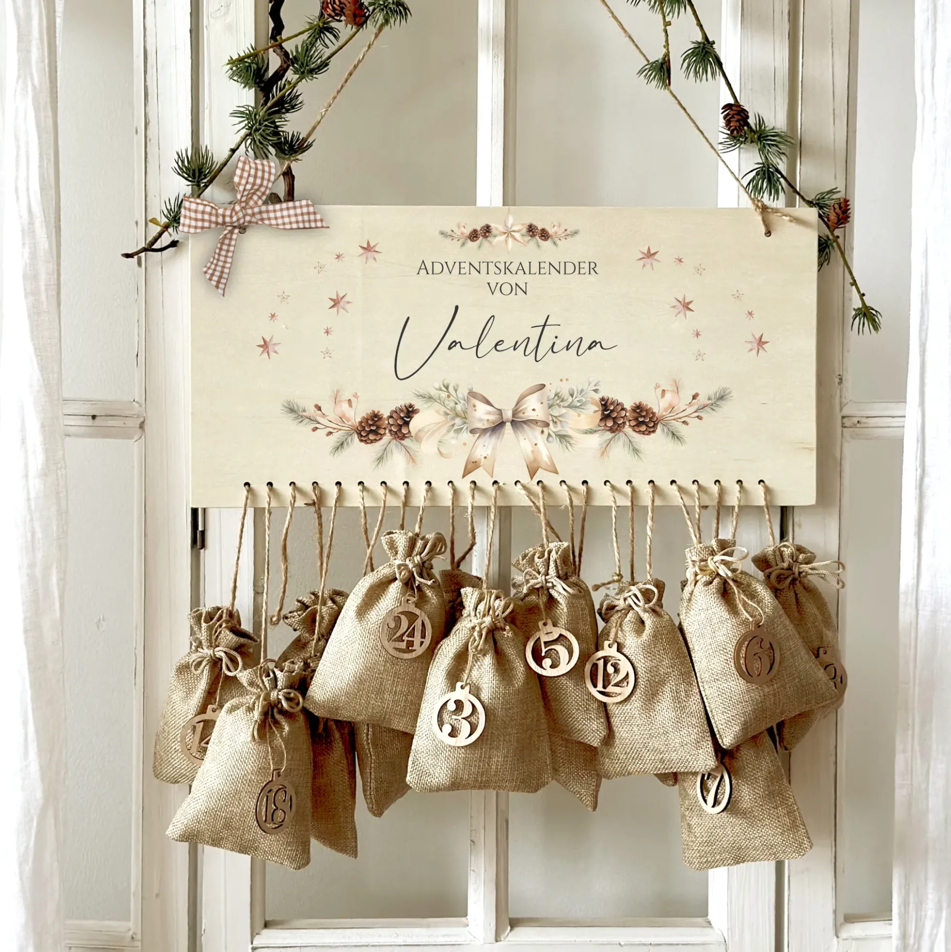 Adventskalender "Weihnachtsschleife" für Frauen und Männer Personalisiert mit Namen mit Tannenkranz