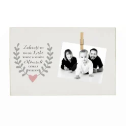 Besonderes Geschenk für die Familie und gemütliche Wohndekoration fürs Zuhause | Holzbild mit Klammer und Spruch "Zuhause ist wo die Liebe wohnt & schöne Momente geteilt werden“ | Fotogeschenk zum Anbringen eines Fotos