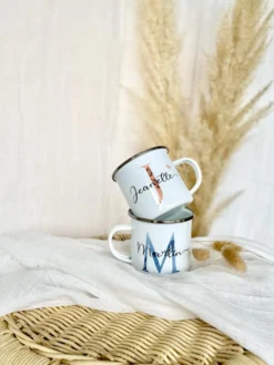 Buchstabentasse, personalisiert mit dem Namen für Ihn und Sie in Blau und Rosa | 2 Motivvarianten zur Auswahl