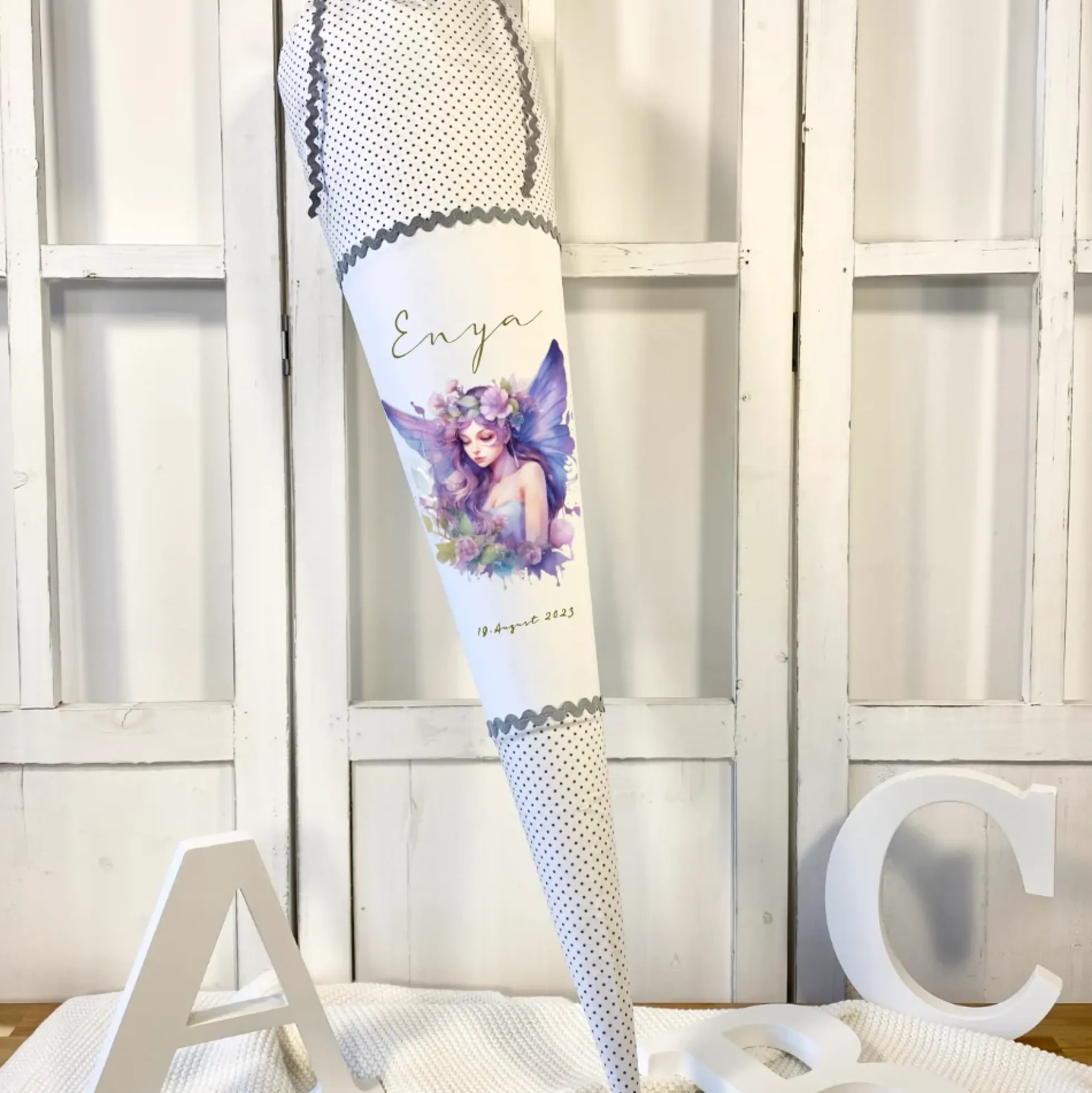 Feen Stoff Schultüte Elfe Mädchen Name Rosa Prinzessin Personalisiert Märchen Blumen Prinzessin Boho Einschulungstüte Zuckertüte Datum 70 cm| Optional mit Füllkissen und Spitzenschutz