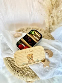 Frühstücksbox Löwe mit Namen für Mädchen und Jungen | Kinder Lunchbox mit Tiermotiv | Brotdose für Kindergarten und Schule | Personalisiertes Kindergeschenk