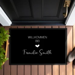 Fußmatte personalisiert mit dem Namen der Familie | Optional als Set mit Türschild erhältlich