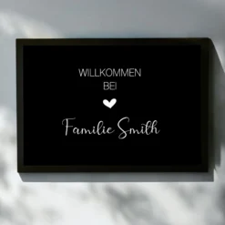 Fußmatte personalisiert mit dem Namen der Familie | Optional als Set mit Türschild erhältlich