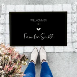 Fußmatte personalisiert mit dem Namen der Familie | Optional als Set mit Türschild erhältlich