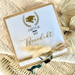 Geldgeschenk zum Abitur, personalisiertes Abi Geschenk mit Karte, Glückwunsch Spruch und Jutebeutel in Geschenkbox als Geschenkidee für Abiturienten