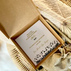 Geldgeschenk zum Abitur, personalisiertes Abi Geschenk mit Karte, Glückwunsch Spruch und Jutebeutel in Geschenkbox als Geschenkidee für Abiturienten