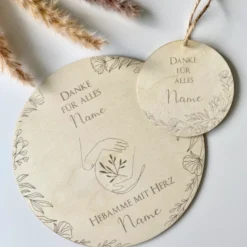 Geschenk für die Hebamme | Personalisiertes Dankeschön nach der Geburt | Dankeschön aus Holz mit Namen
