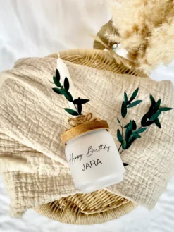 Geschenkglas "Happy Birthday" personalisiert mit dem Namen, Geschenkset mit Geburtstagskerze und Trockenblume