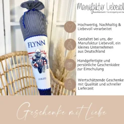 Handgenähte blaue Stoff USA Schultüte Football Amerika Sport mit Namen für Jungen Einschulungstüte Datum 70 cm | Optional mit Füllkissen und Spitzenschutz