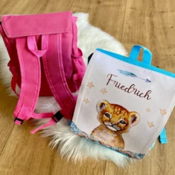 Kinderrucksack Rehkitz | Personalisierter rosa Rucksack für Mädchen | Nachhaltiges Geschenk für Kindergartenkinder von 2-6 Jahre