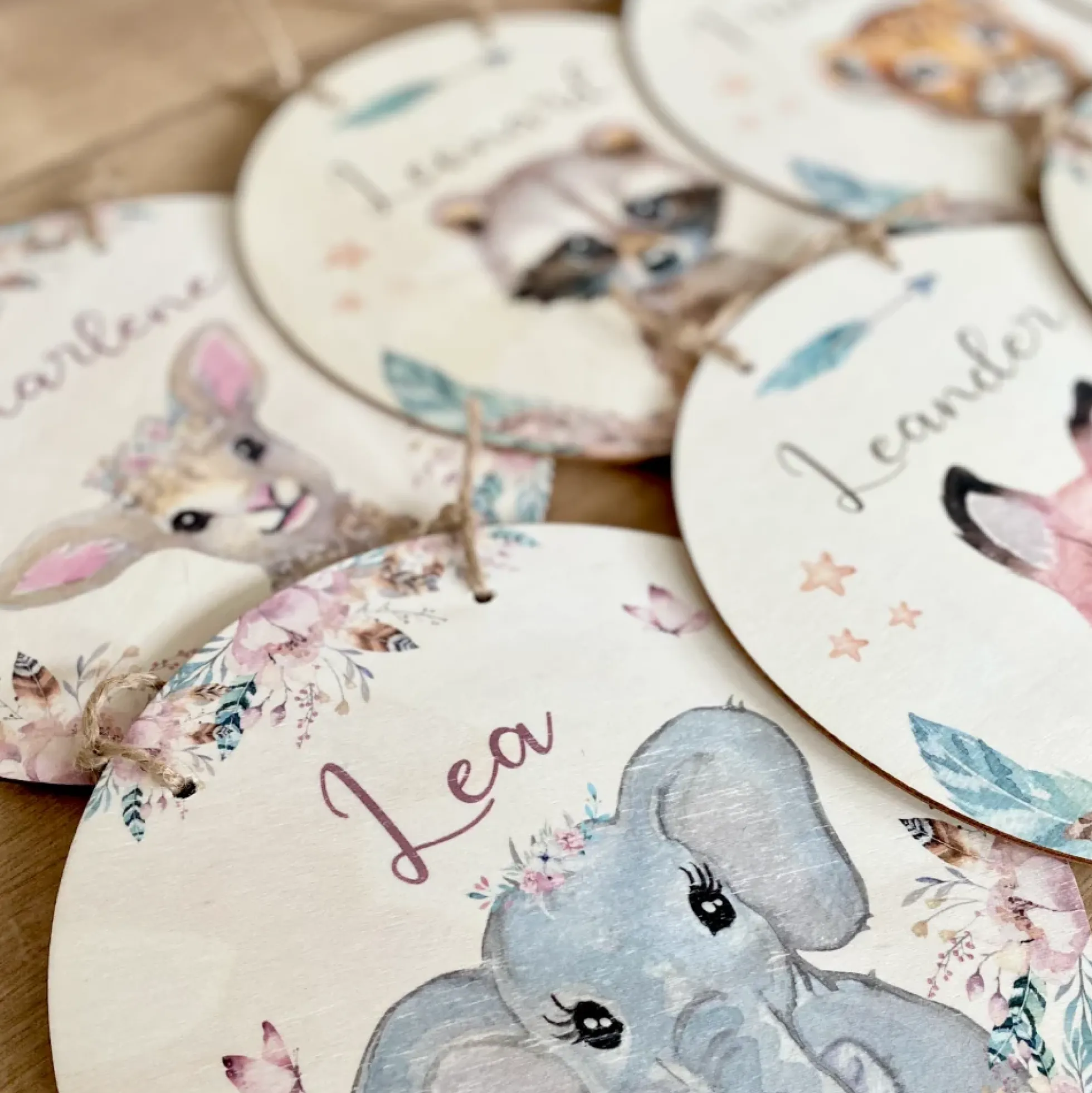 Namensschild "Bär" für das Kinderzimmer | Personalisiertes Türschild für Mädchen u. Jungen | 11 weitere Motivvarianten als Geschenk zur Auswahl