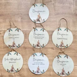 Namensschild mit Tippi und Tiermotiven für Jungen | Schöne Dekoidee für die Tür zum Babyzimmer | Persönliches Holzschild mit dem Namen des Jungen personalisiert | 4 Varianten zur Auswahl