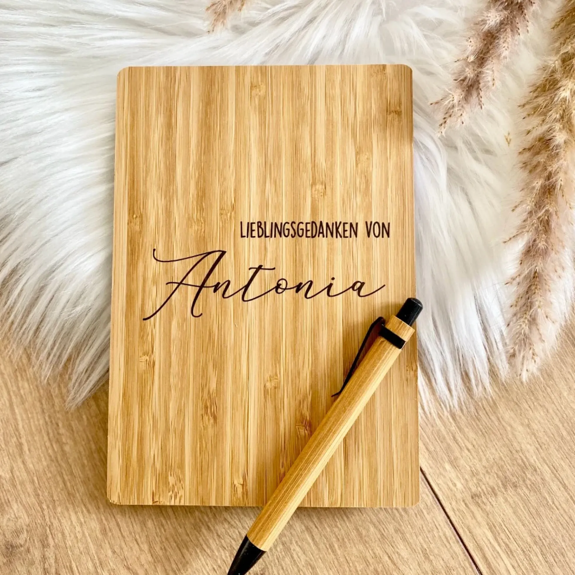 Notizbuch "Lieblingsgedanken" mit Namen personalisiert | Buch mit Bambuseinband und Kugelschreiber | Tagebuch als persönliche Geschenkidee