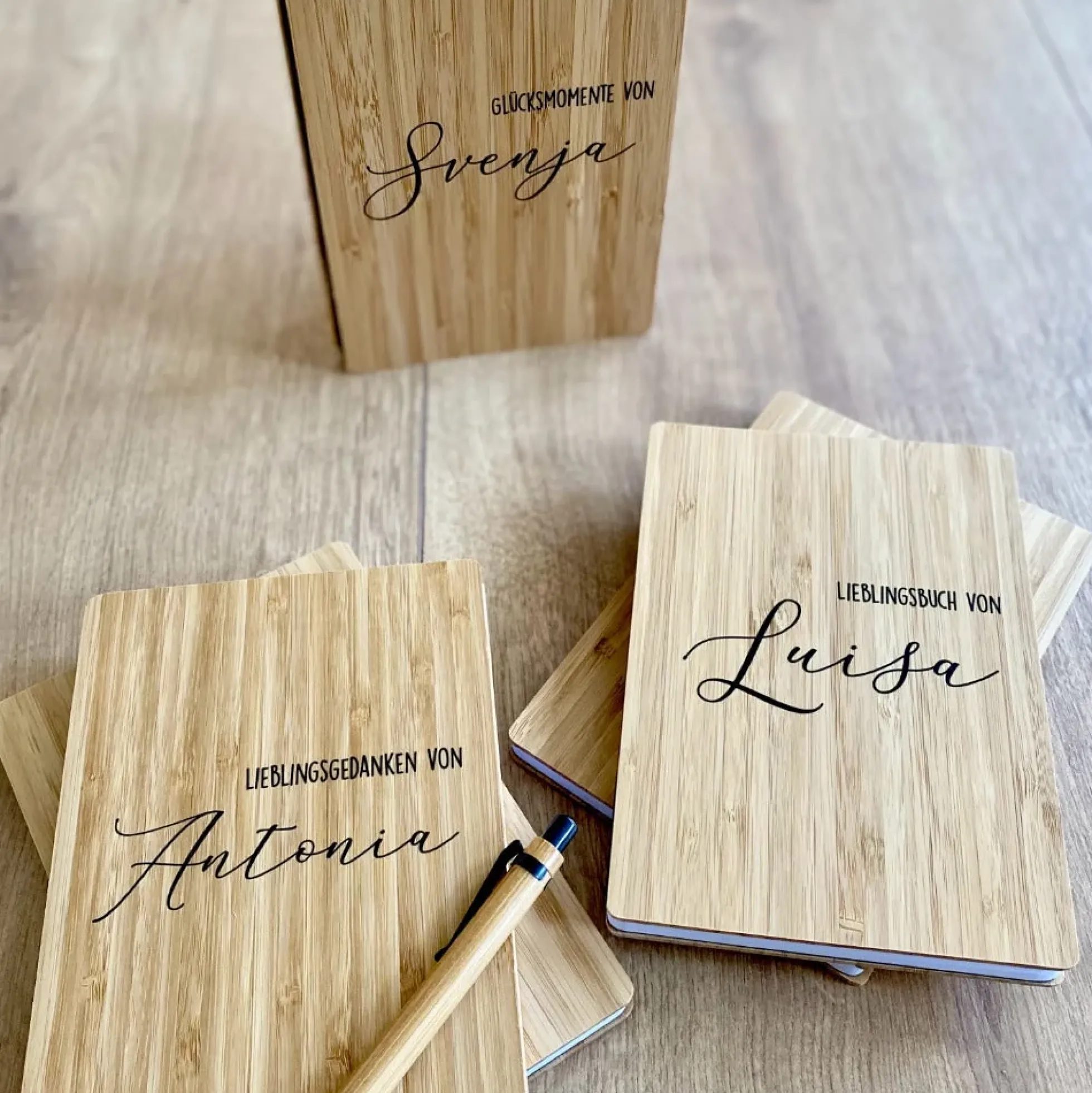 Notizbuch "Lieblingsgedanken" mit Namen personalisiert | Buch mit Bambuseinband und Kugelschreiber | Tagebuch als persönliche Geschenkidee