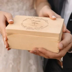 Personalisierte Erinnerungskiste zur Hochzeit, Holzbox als Geschenk für das Brautpaar, Hochzeitsgeschenk