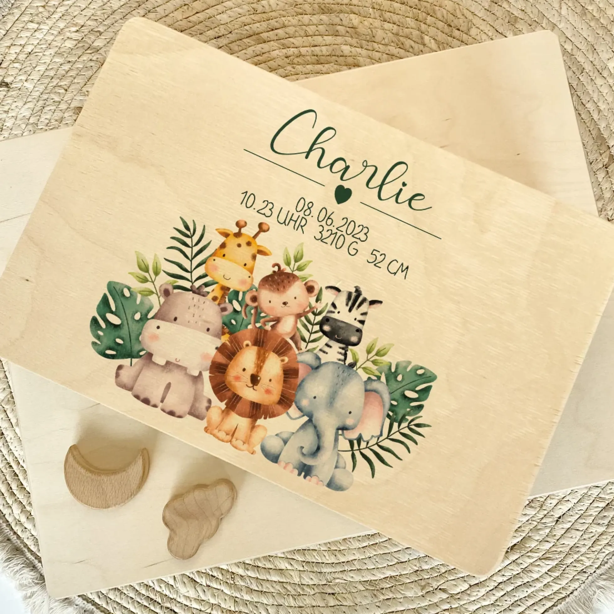 Personalisierte Erinnerungskiste "Safari Tiere" als Motiv für Babys zur Geburt und Taufe, Babygeschenk mit dem Namen, Holzkiste