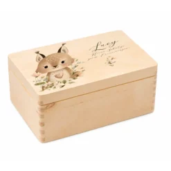 Personalisierte Erinnerungsbox aus Holz mit Namen – Süße Waldtiere Motive im Boho-Stil – Erinnerungskiste zur Geburt & Taufe