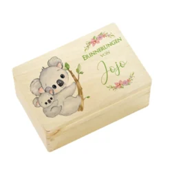 Personalisierte Erinnerungskiste mit Koala Motiv für Babys zur Geburt und Taufe, Babygeschenk mit dem Namen, Holzkiste