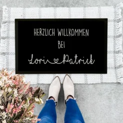 Personalisierte Fußmatte Herzlich Willkommen mit Namen Fussmatte Geschenk Umzug Zuhause Familie Hochzeit Fußmatte