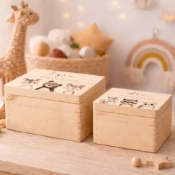 Personalisierte Holzkiste mit Name – Erinnerungskiste für Baby & Kind – Geschenk zur Geburt oder Taufe – 2 Motive & 2 Größen