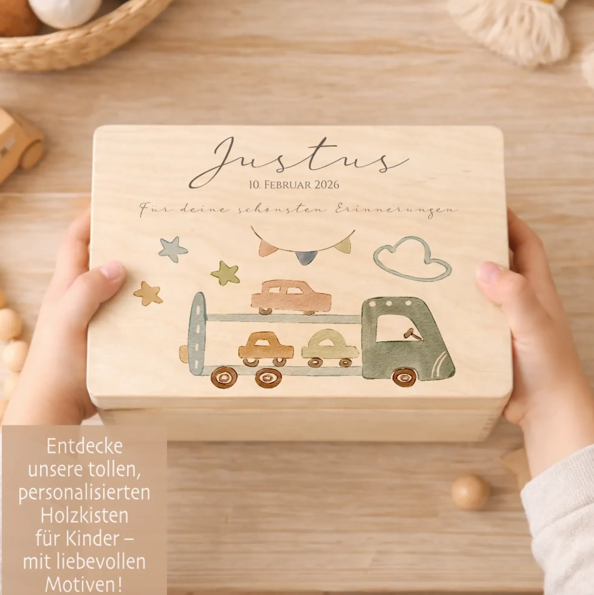 Personalisierte Holzkiste mit Name – Erinnerungskiste für Jungen mit Auto Motiv – Geschenk zur Geburt oder Taufe – 2 Größen