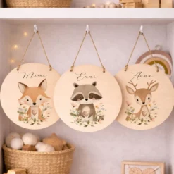 Personalisierte Holzschilder mit Namen – Süße Waldtiere Motive im Boho-Stil – Rundes Türschild & Wanddeko fürs Kinderzimmer 20cm