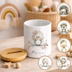 Personalisierte Keramik-Spardose mit Bambusdeckel für Kinder & Babys | Individuelles Geldgeschenk mit Namen | Motive: Igel, Faultier, Otter, Ente, Küken