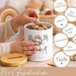 Personalisierte Keramik-Spardose mit Bambusdeckel für Kinder & Babys | Individuelles Geldgeschenk mit Namen | Motive: Igel, Faultier, Otter, Ente, Küken