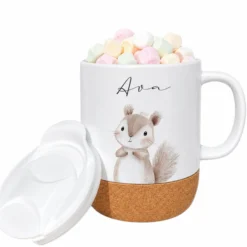 Personalisierte Kindertasse mit Name – Keramiktasse mit Korkboden & Deckel | 12 Tiermotive