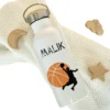 Personalisierte Kinder Trinkflasche "Basketball" für Kinder mit Namen | Thermosflasche Basketballspieler aus Edelstahl mit Bambusdeckel für Jungen & Teenager | 500ml