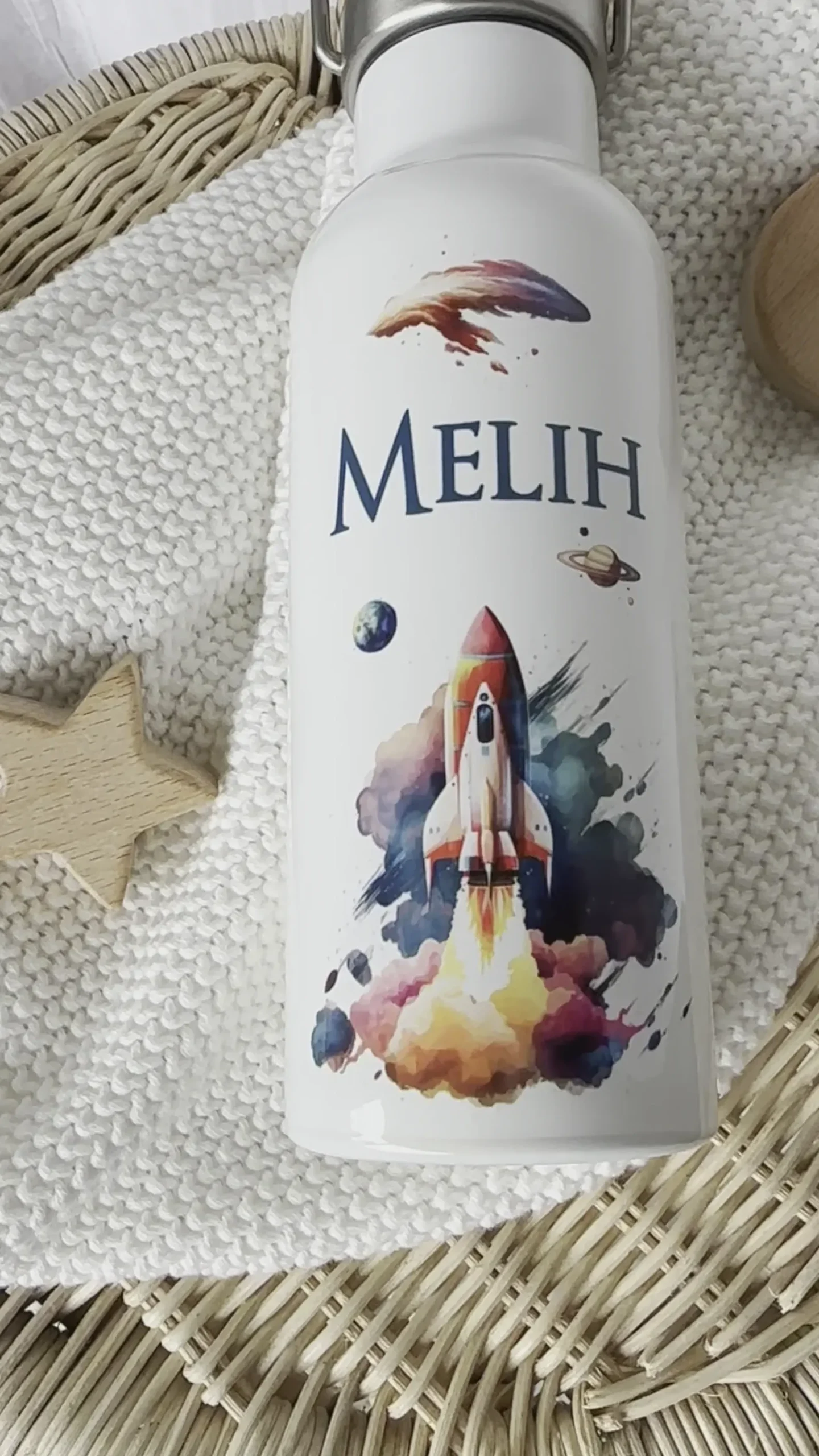 Personalisierte Kinder Trinkflasche "Rakete" für Jungen mit Namen | Thermosflasche Weltraum aus Edelstahl mit Bambusdeckel für Kita Schule | 500ml