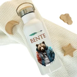 Personalisierte Kinder Trinkflasche "Bär" für Jungen mit Namen Teenager | Thermosflasche aus Edelstahl mit Bambusdeckel für Kita Schule | 500ml