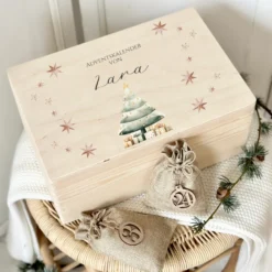 Personalisierter Adventskalender zum Befüllen, Adventskiste mit Tannenbaum und Engel zum Auswählen