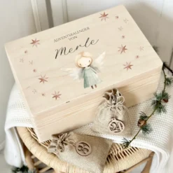 Personalisierter Adventskalender zum Befüllen, Adventskiste mit Tannenbaum und Engel zum Auswählen