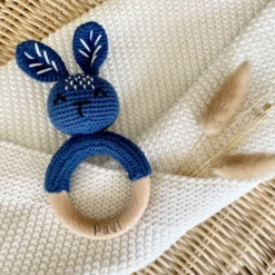 Personalisierte Rassel aus Baumwolle u. Holz für Babys, Greifring mit Namen für Neugeborene