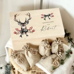 Personalisierter Hirsch Adventskalender aus Holz mit Namen zum Befüllen für Männer, Jungs, Teens