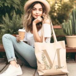 Personalisierter Stoffbeutel Eukalyptus mit Buchstaben u. Namen | Stofftasche mit Initialen für Frauen