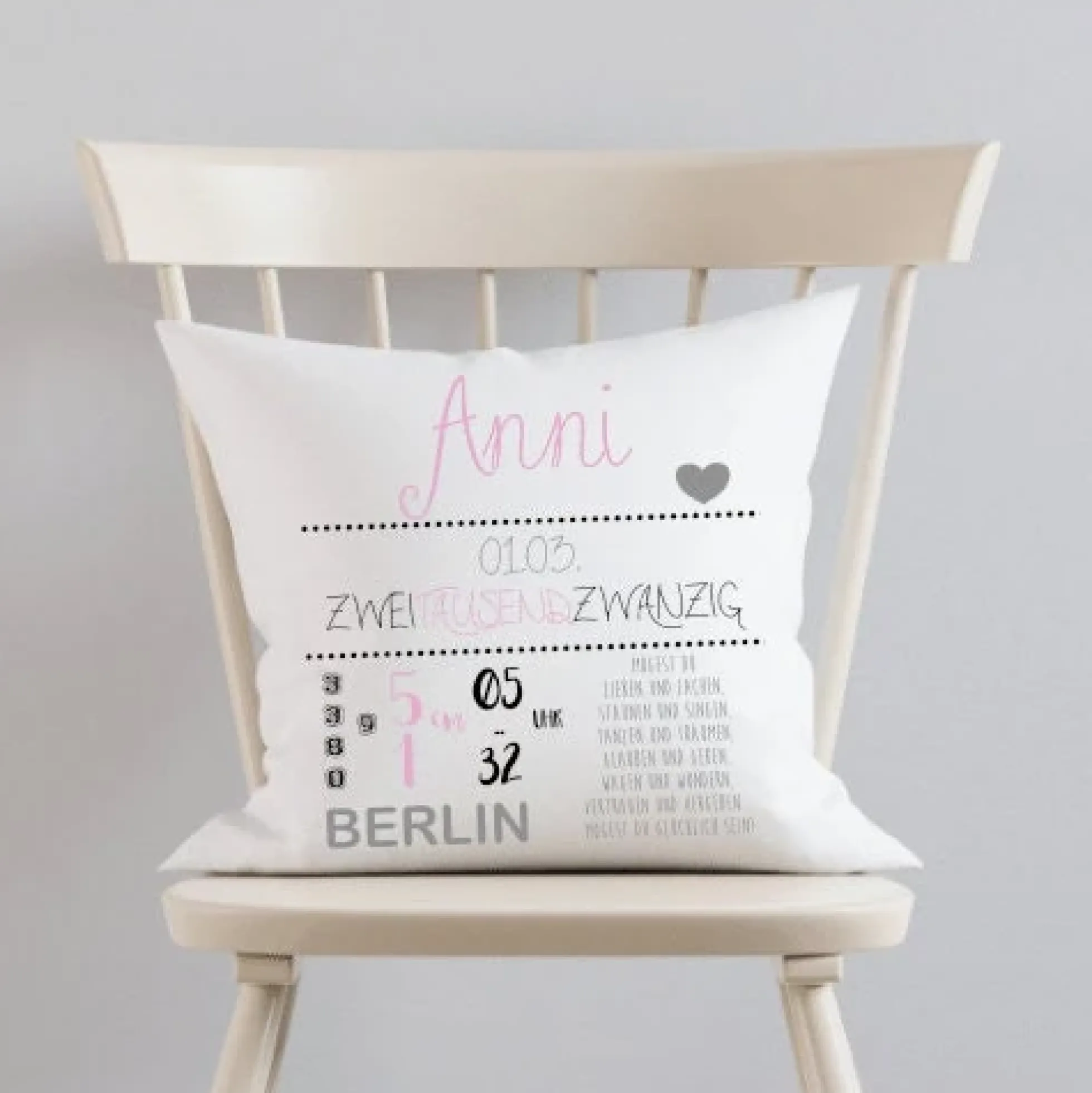 Personalisiertes Geburtskissen mit den Geburtsdaten des Babys | Besonderes Geschenk zur Geburt u. zur Taufe | Schönes Babygeschenk und tolle Erinnerung | 2 Farbvarianten zur Auswahl
