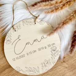 Personalisiertes Geschenk für Babys zur Geburt u. Taufe | Babygeschenk mit dem Namen u. den Geburtsdaten | Florales Holzschild für das Babyzimmer