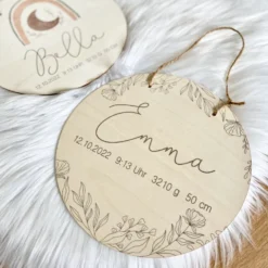 Personalisiertes Geschenk für Babys zur Geburt u. Taufe | Babygeschenk mit dem Namen u. den Geburtsdaten | Florales Holzschild für das Babyzimmer
