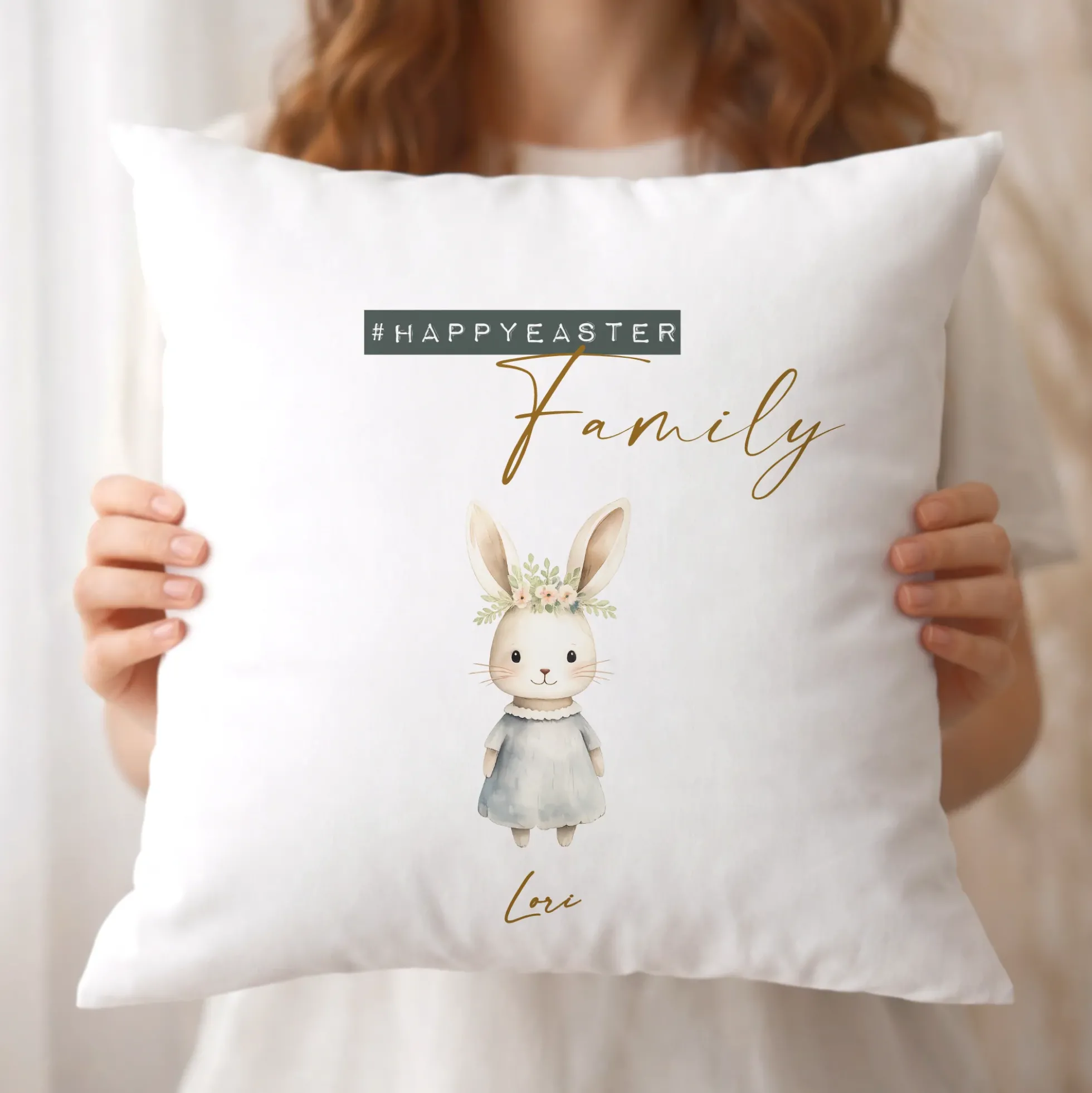 Personalisiertes Osterkissen mit Namen – Familienkissen mit Hasen – Osterdeko 40x40 – Geschenk für Kinder, Eltern & Großeltern – Kissenbezug mit oder ohne Füllung