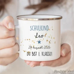 Personalisierte Tasse für das Schulkind | Geschenk für Jungen und Mädchen mit Namen und Datum | 2 Farbvarianten zur Auswahl