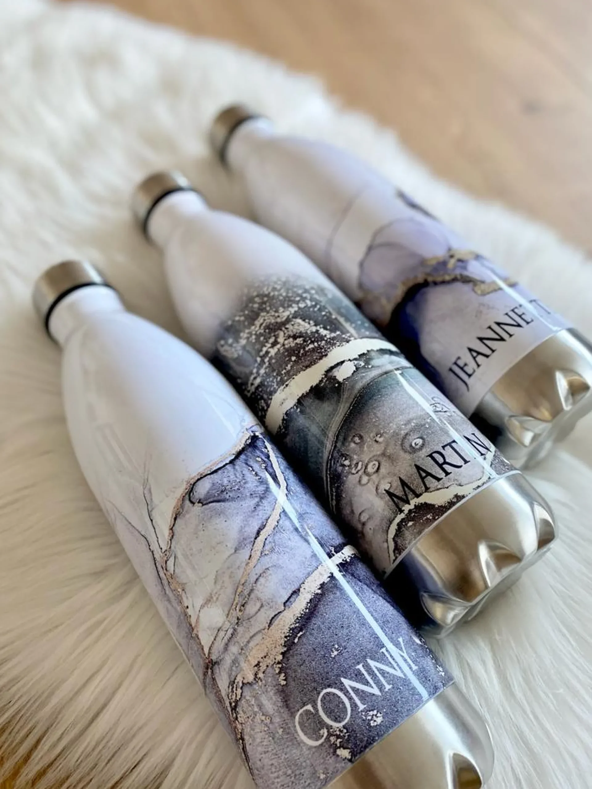 Personalisierte Trinkflasche Edelstahl in Marmor Optik, bedruckte Thermosflasche mit Namen, Wasserflasche zum Sport, die Arbeit und Freizeit | 500ml u. 750ml