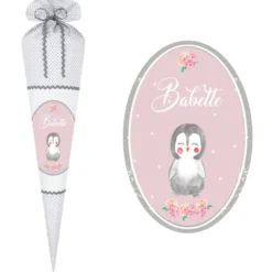 Pinguin Stoffschultüte für Mädchen | Schultüte aus weißem Stoff mit grauen Punkten | Personalisiert mit dem Namen des Einschulungskindes | Optional mit Füllkissen und Spitzenschutz